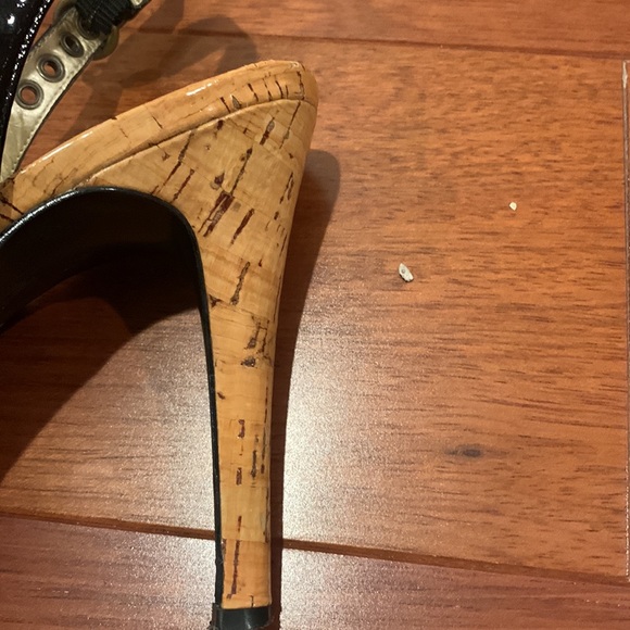 Guess Sz 9 black patent heels - Picture 7 of 7